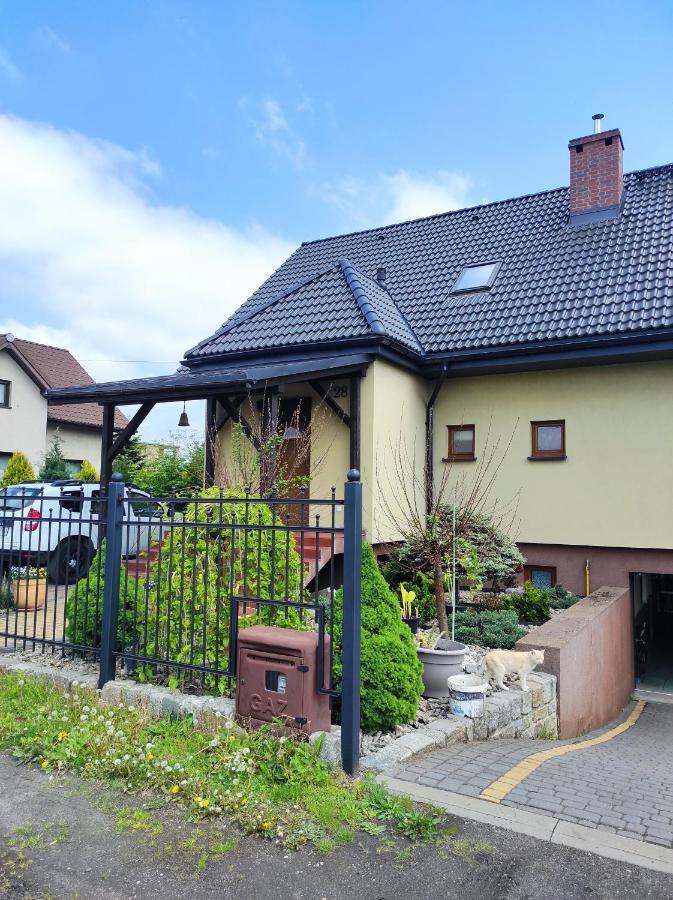 Przyjazny Domek Tarnowskie Gory Bagian luar foto